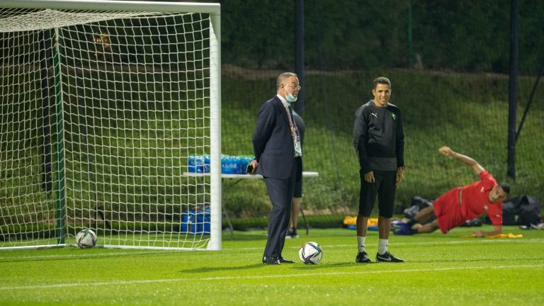 لقجع يزور تداريب المنتخب الرديف ويحفز اللاعبين للفوز أمام الجزائر