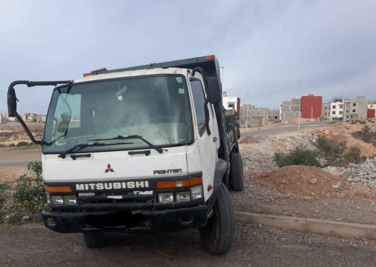 أكادير: سلطة "تدارت" تضبط شاحنة تفرغ النفايات وتحرر محضر الى النيابة العامة