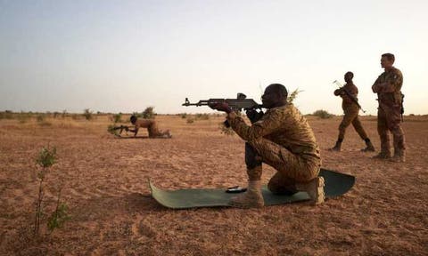 وسائل إعلام: إطلاق نار في مواقع عسكرية في بوركينا فاسو