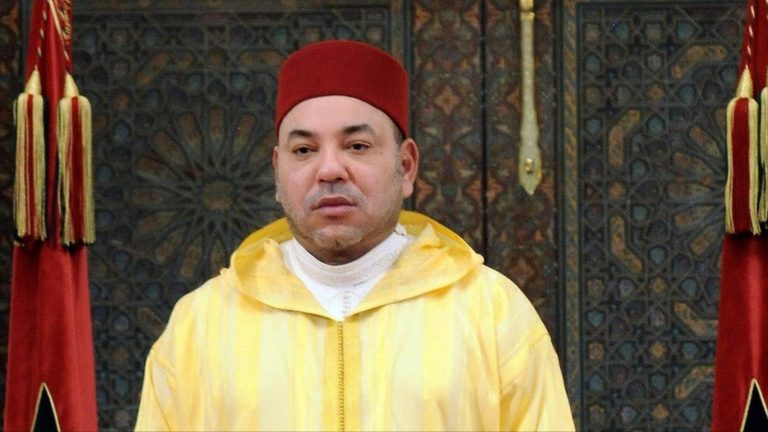 الملك معزيا عاهل البحرين في وفاة عمته: "نشاطركم الأحزان في هذا المصاب"