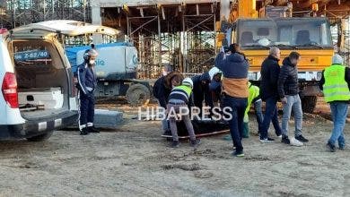 Photo of طنجة..مصرع عامل سقط عليه جدار بورش بناء (صور + فيديو)