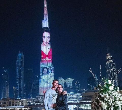 موازاة و ذكرى ميلادها …كريستيانو يزين برج خليفة بصور خطيبته جورجينا