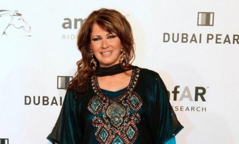 الفنانة المصرية آثار الحكيم تعلن اعتزالها: “أريد التقرّب إلى الله”
