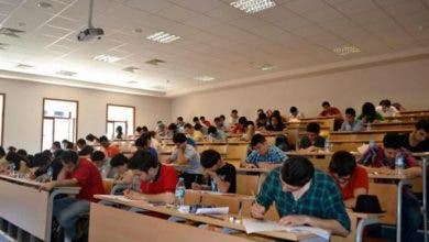 Photo of إجراء الامتحانات حضوريا يثير امتعاض طلبة كلية الآداب بالمحمدية