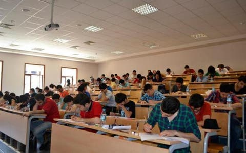 إجراء الامتحانات حضوريا يثير امتعاض طلبة كلية الآداب بالمحمدية