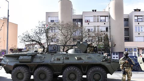 هنغاريا تعلن أنها لن تسمح بنقل السلاح لأوكرانيا عبر أراضيها