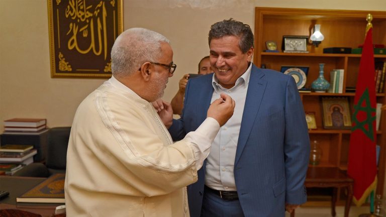 ردّا على بنكيران ..اسحاق شارية :" لم نعد نعلم أي موقع نصنف فيه حزب العدالة والتنمية "