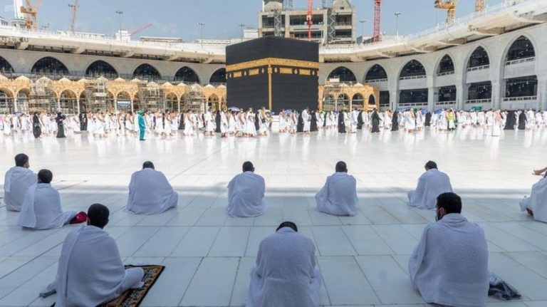 السعودية ..إلغاء اجراءات التباعد وفحص كورونا في الحرمين