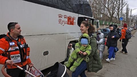 خلافات في فرنسا حول استقبال اللاجئين الأوكرانيين