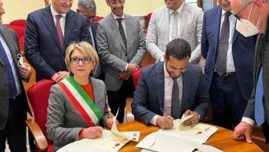 Photo of اتفاقية توأمة بين الداخلة ومدينة فيبو فالنتيا الإيطالية