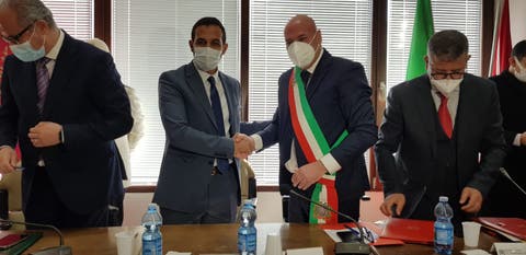 توقيع اتفاقية توأمة بين مدينتي الداخلة وكروتوني الإيطالية