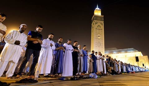 قبيل الشهر الكريم.. مغاربة يترقبون الإعلان الرسمي عن إقامة صلاة التراويح بالمساجد