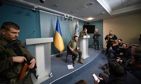 الرئيس الأوكراني مخاطبا شعبه: “سوف تكونون أحرارا”