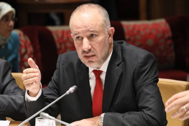 برلماني: "أكثر من 10 آلاف طبيب و ممرض كيتعلمو الألمانية باش يخويو المغرب"