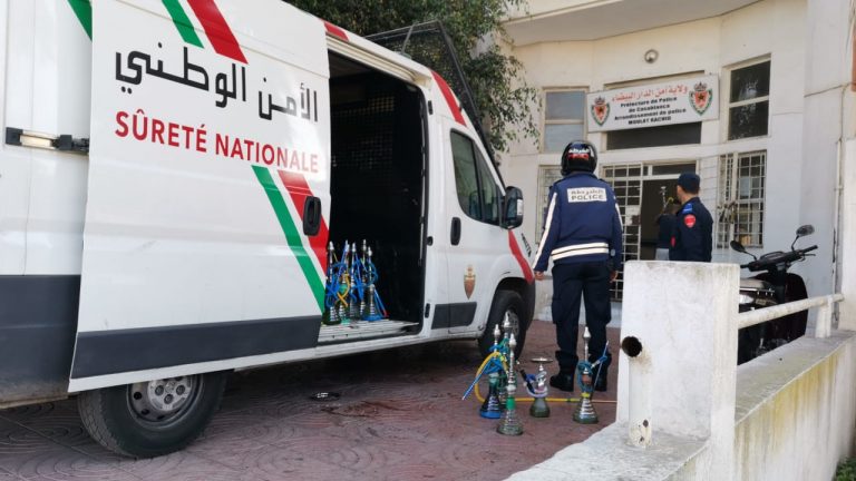 أمن كلميم يداهم مقاهي الشيشة ويحجز عددا من قنينات النارجيلة