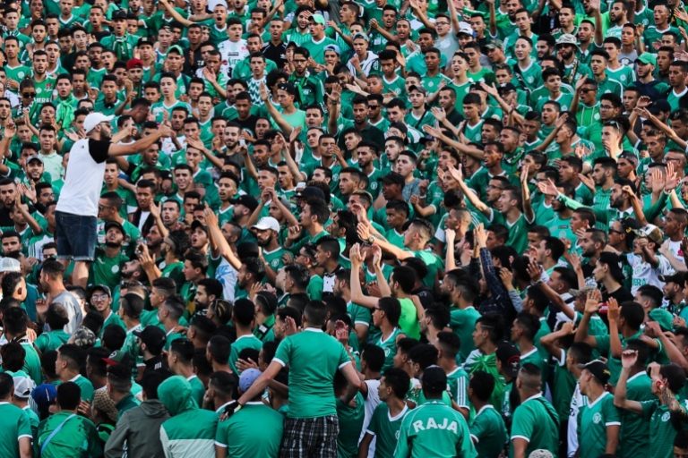 بعد "الوينرز" .. إلترات الرجاء تنتقد "كازا إيفنت" و تحذر من التلاعب بحياة المشجعين