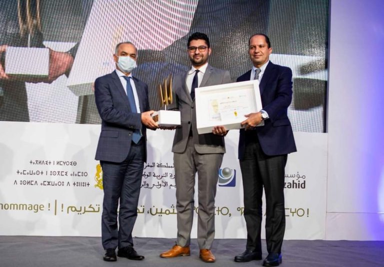 بحضور بنموسى...أستاذ من سطات يحصد الجائزة الأولى وطنيا لأستاذ السنة