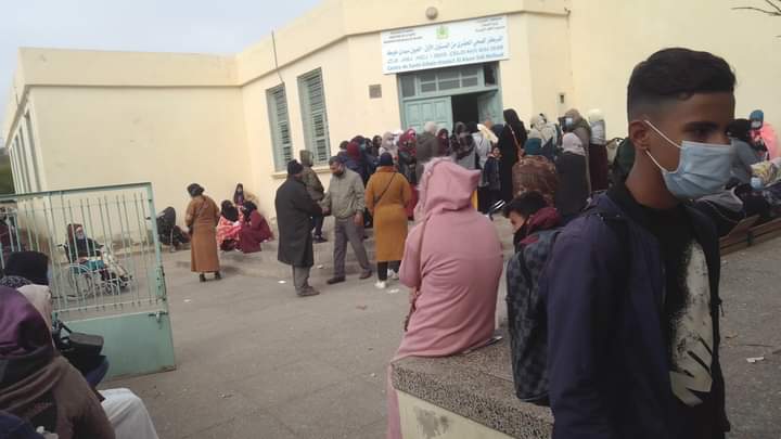 العيون الشرقية .. غياب الأدوية وفضاءات الإستقبال يضاعفان معاناة المرضى