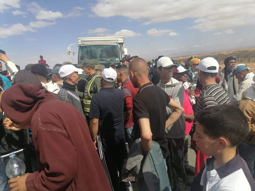 بسبب قرار وزيرة التعمير.. مسيرة احتجاجية تقطع الطريق مؤقتا بين جرسيف وتازة