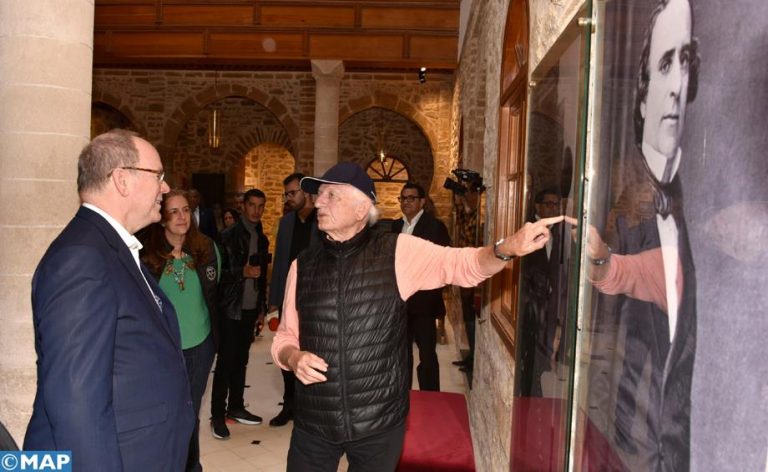 أمير موناكو يزور بيت الذاكرة بالصويرة.. ويصرح: "سعيد بحاضرة المدينة الخلابة والتاريخية"
