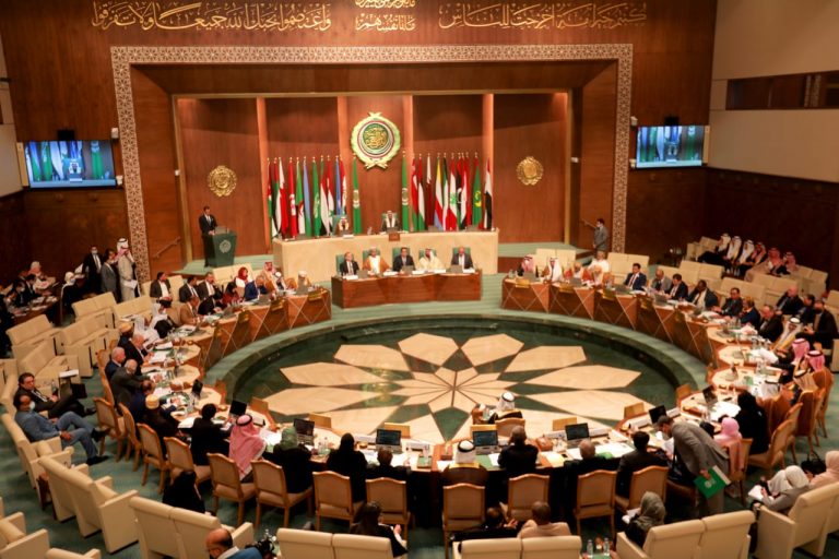 البرلمان العربي يدين إساءة بعض المتطرفين في السويد للقرآن الكريم