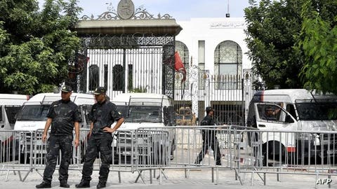 تونس.. محكمة عسكرية تقضي بسجن 4 نواب بالبرلمان المنحل