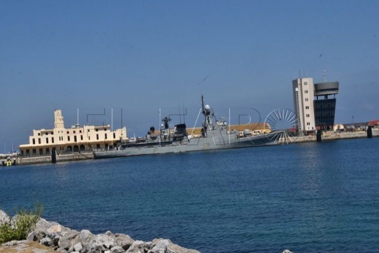 سفينة حربية إسبانية تعترض قارب صيد مغربي
