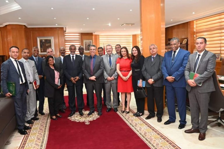 وهبي يبسط التجربة المغربية في مجال العدل لوفد رفيع المستوى من جيبوتي