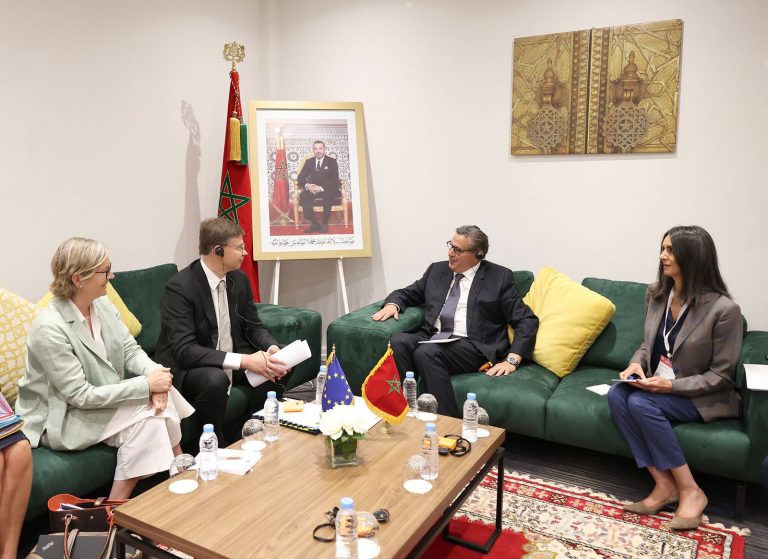 أخنوش يتباحث تعزيز التعاون اقتصاديا وتجاريا بين المغرب وأوربا