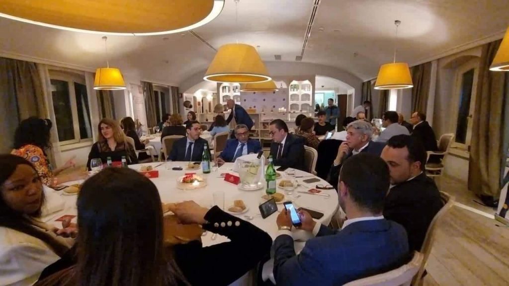 الخطوط الملكية المغربية تقيم مأدبة عشاء على شرف مغاربة إيطاليا