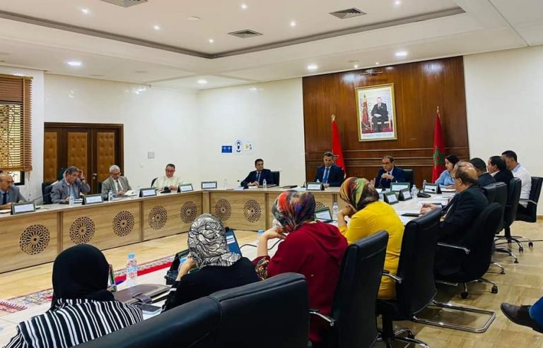 فوضى مقاطعة عين الشق بالبيضاء تدفع تحالف خمسة أحزاب للرد