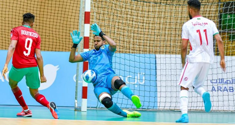 "أسود الفوتصال" يتأهلون إلى ربع نهائي كأس العرب