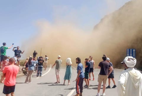 انهيار صخري جديد يعيق حركة السير لساعات بممر تيشكا