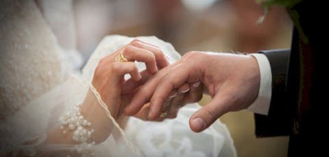 الإعلام الايطالي يتحدث عن “زواج أبيض” تحول  الى “حقيقي “