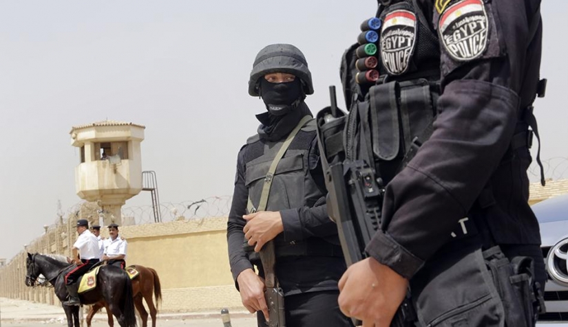 مصر.. 3 شبان يقتلون مسنا من أجل سرقة هاتفه