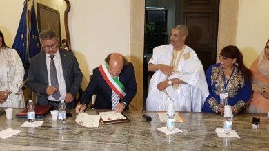 Photo of التوقيع على إتفاقية توأمة بين مدينتي طانطان ولاتيانو