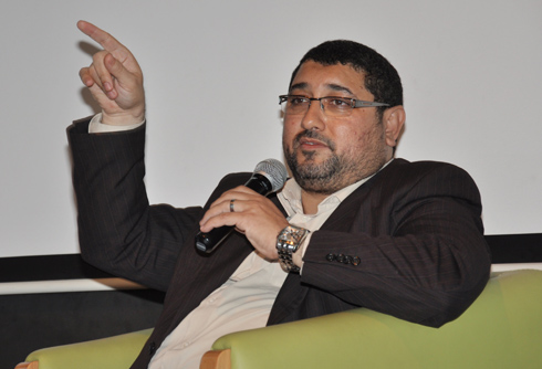 "بعدما توعد المطالبين بتخفيض اسعار المحروقات".."ميدراديو" تعتذر عن تصريحات الدريبي