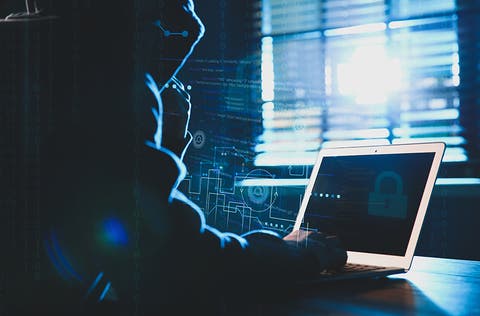 الدفاع الوطني يحذر من ثغرات خطيرة للاختراق عن بعد وسرقة معلومات حساسة