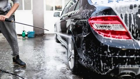 سلا.. السلطات تغلق محلات غسل السيارات بسبب “أزمة الماء”