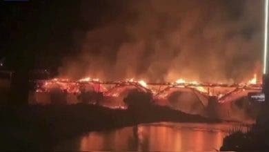 Photo of انهيار جسر خشبي عمره 900 عام جراء حريق في الصين