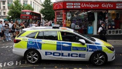 Photo of بريطانيا.. مقتل رجل طعنا في أكثر شوارع لندن ازدحاما