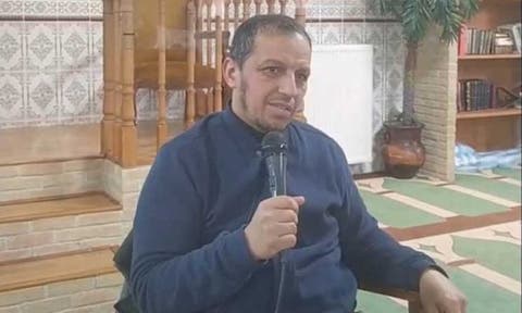 عريضة على موقع “ميديابارت” الاستقصائي ترفض طرد الإمام حسن إيكويسن