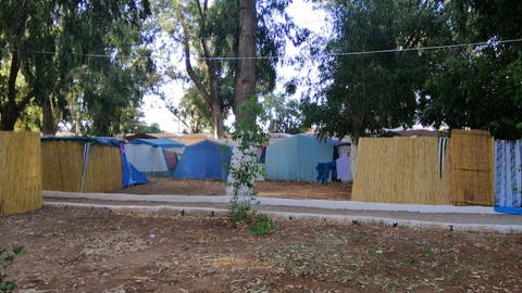 سوء برمجة المخيمات هدد عشرات الأطفال بالمبيت في العراء