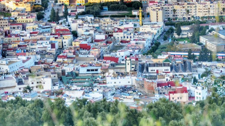 وزان : ساكنة تستنكر تجاهل السلطات تطبيق القانون في حق الأوراش المزعجة