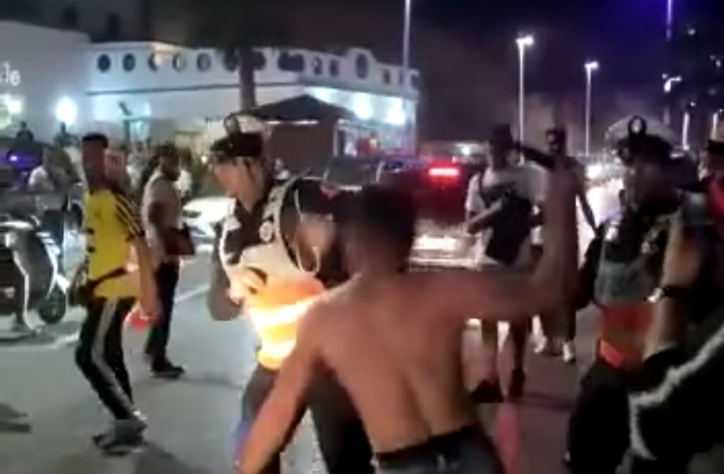 السجن النافذ 3 سنوات ونصف في حق الشخص الذي اعتدى على شرطيين بالحسيمة