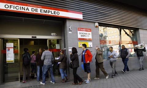 اسبانيا تتجه لتسوية وضعية مهاجرين للحد من أزمة اليد العاملة
