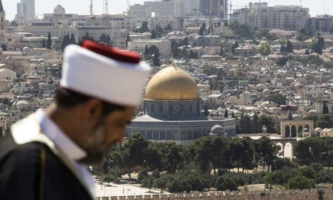 إسرائيل تعتقل مدير المسجد الأقصى عمر الكسواني