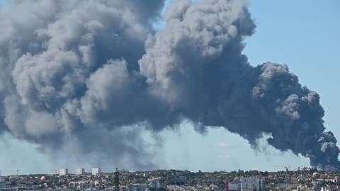 اندلاع حريق في أكبر سوق عالميا في باريس