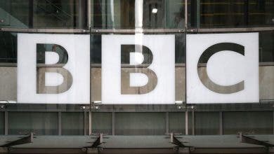 Photo of بعد 84 عاماً.. قرار بإغلاق راديو “BBC” عربي