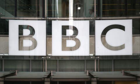 بعد 84 عاماً.. قرار بإغلاق راديو “BBC” عربي